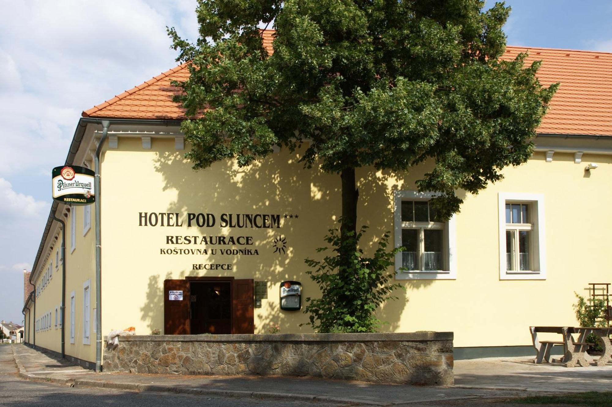 Hotel Pod Sluncem Trebiz Экстерьер фото