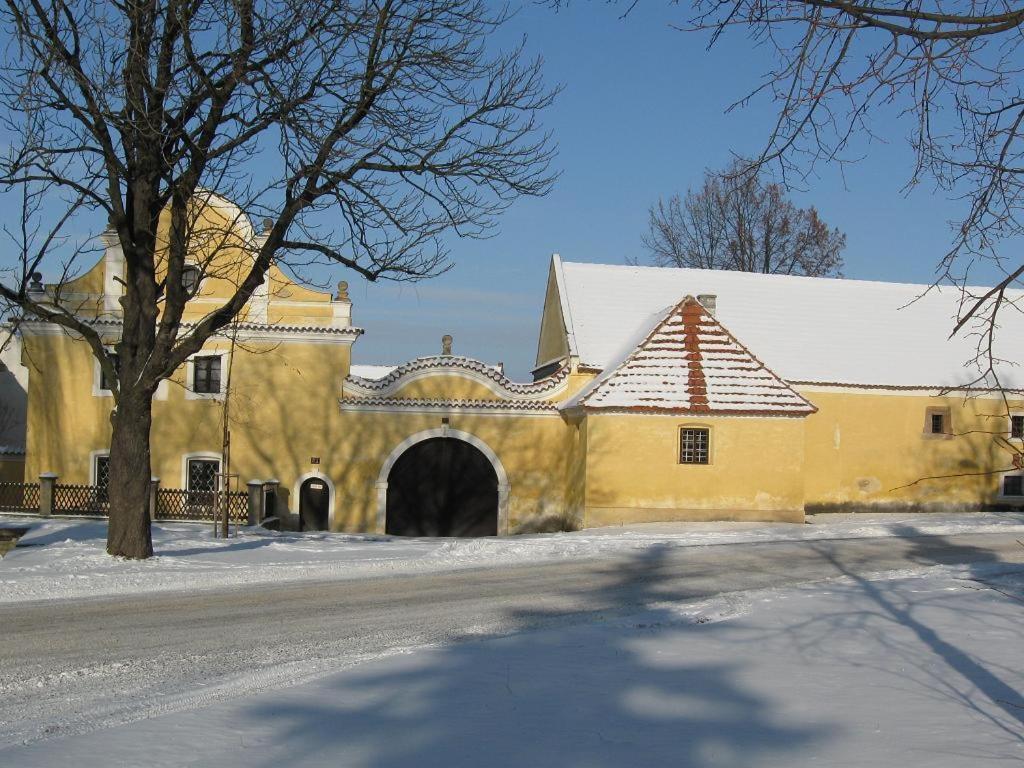 Hotel Pod Sluncem Trebiz Экстерьер фото